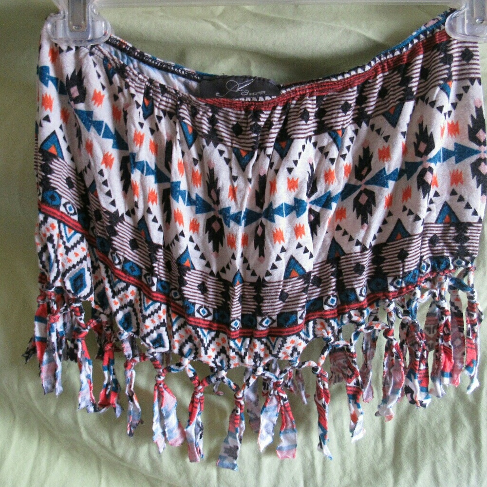A3 Design Aztec Crop Top - Picture 3 of 4